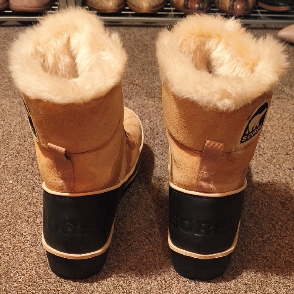 Sorel Women's Tan and Black Winter Boots - Picture 2 of 5